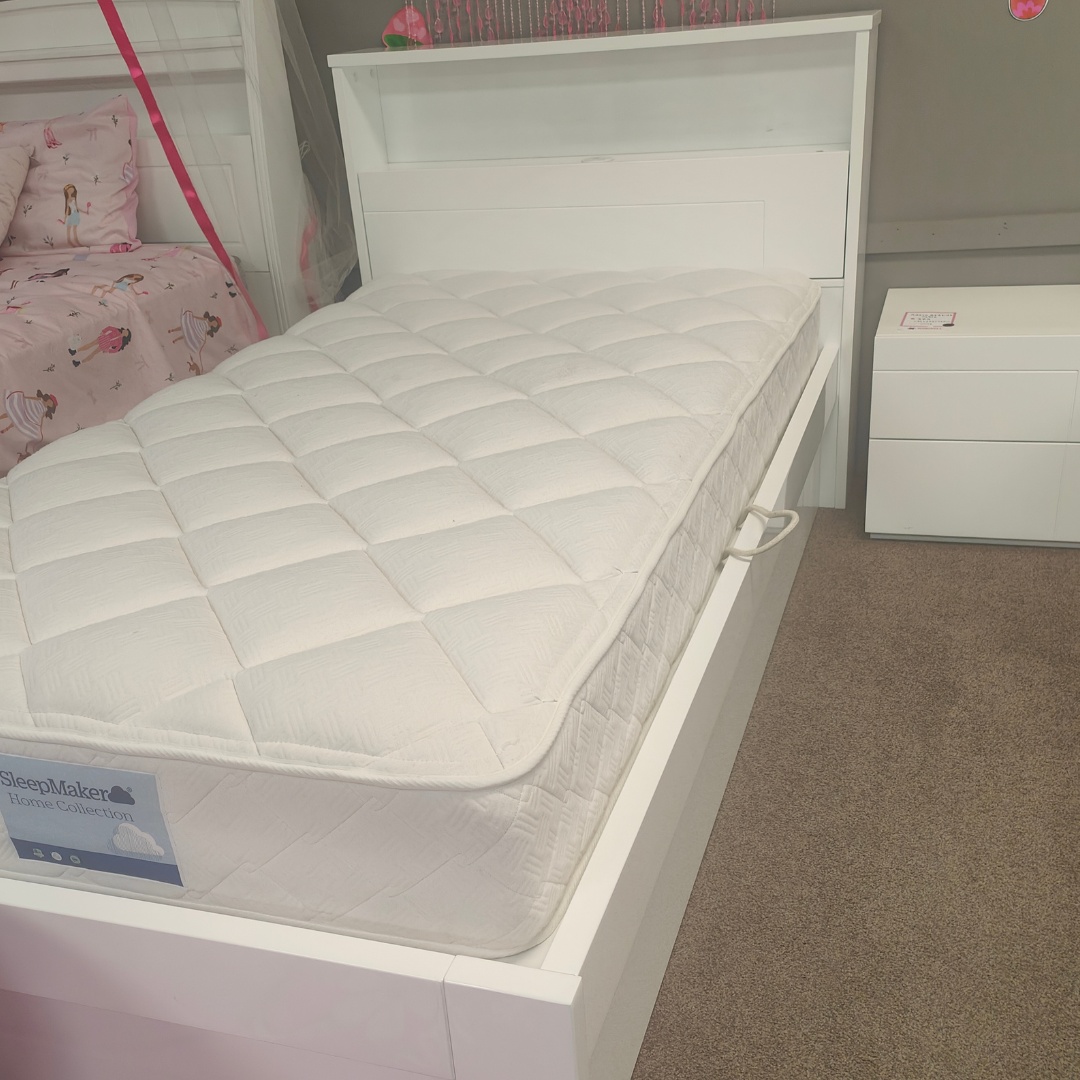 Adela Bed