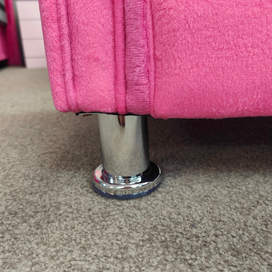 Princess Wing Chair leg