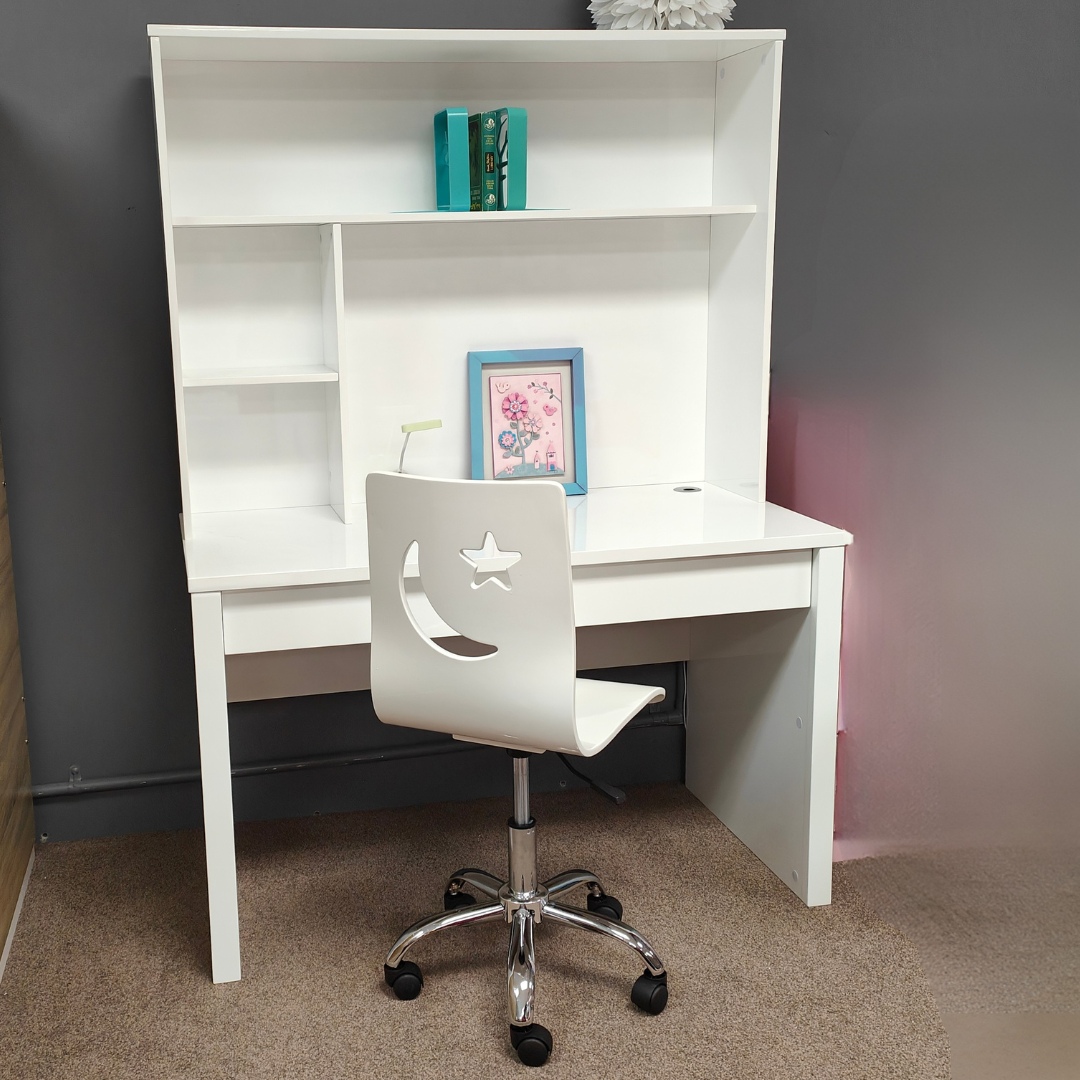 Adela study chair lifestyle3
