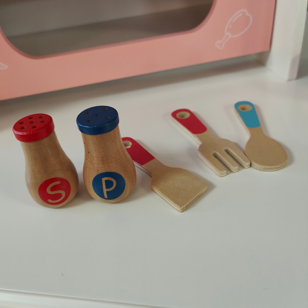 Kitchen oven utensils