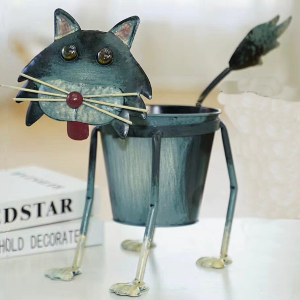 Metal cat figurine